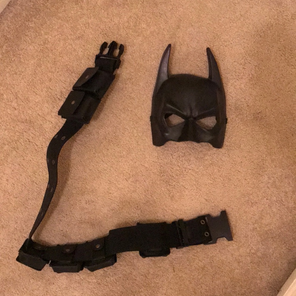 Batman mask & utility belt